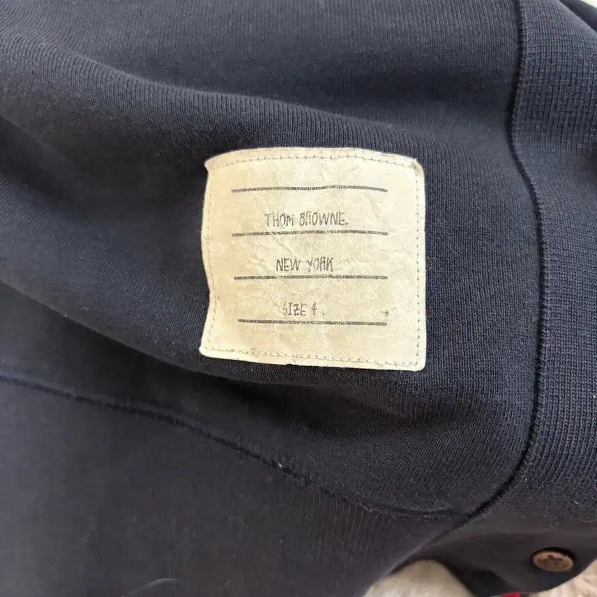 [BUNJANG] Thom Browne Diagonal Stripe Sweatshirt Navy (Size 4) / [리엘중고명품] 톰브라운 사선완장 맨투맨 네이비 4사이즈