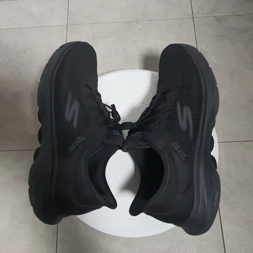 [BUNJANG] Skechers Go Walk 7 Slip-Ins Sneakers / 스케쳐스 고워크 7 슬립인스 270mm