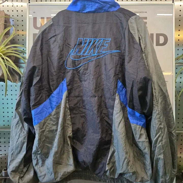 [BUNJANG] Nike Vintage Windbreaker Jacket Blue/Black/Gray L / 나이키 빈티지 바람막이 자켓 블루/블랙/그레이L