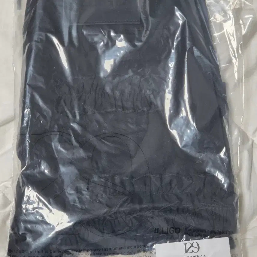 [SOLD OUT] (새상품)일리고 프릴 로우 버튼 쇼츠 블랙S