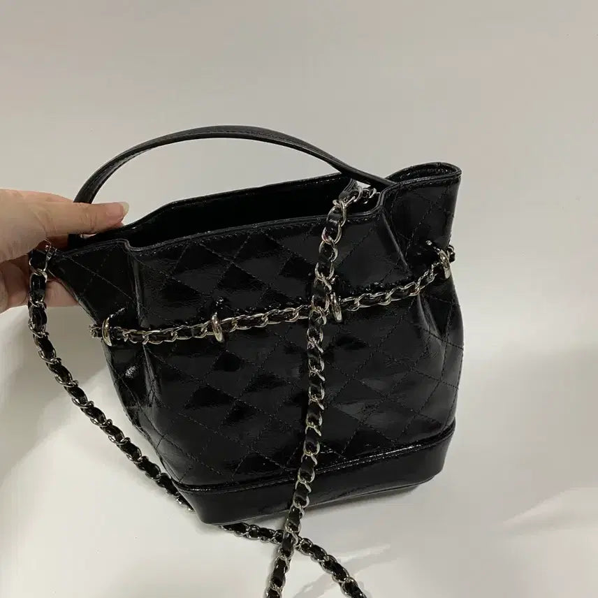 [BUNJANG] Cardinal Red Black Quilted Shoulder Bag / 카디널레드 벨백