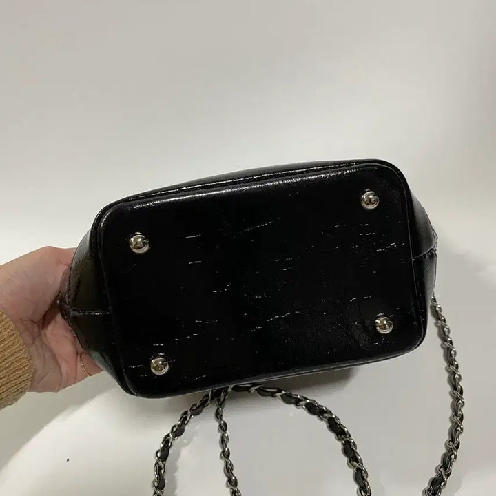 [BUNJANG] Cardinal Red Black Quilted Shoulder Bag / 카디널레드 벨백