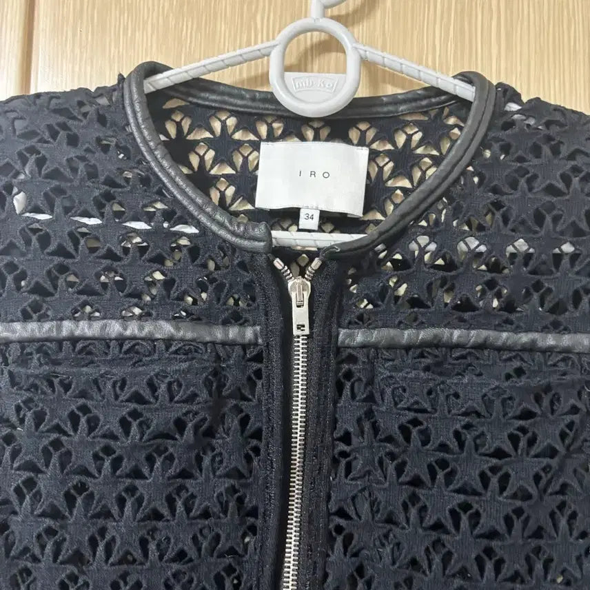 [SOLD OUT] IRO 아일렛 레이스 블랙 자켓