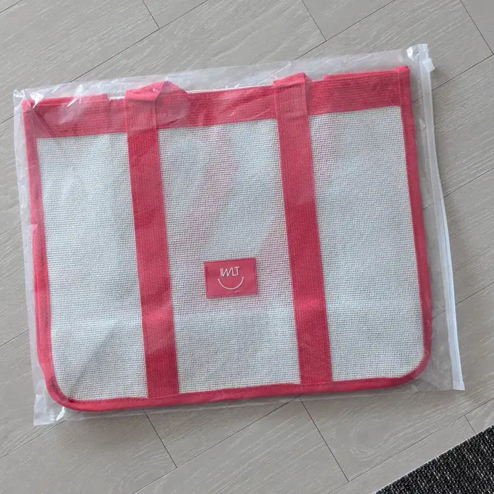 [SOLD OUT] iwlt 한연아 쇼트벗스터닝 매쉬백 비치백 새상품