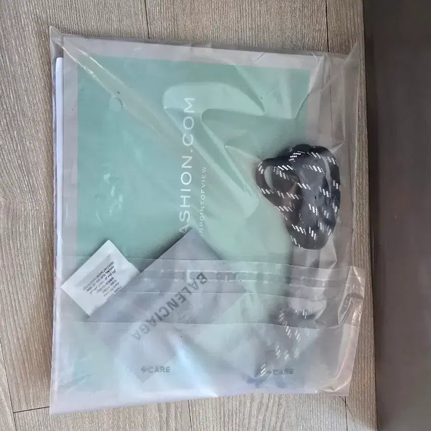 [BUNJANG] Balenciaga Triple S 44 Sneakers / 발렌시아가 트리플s 44