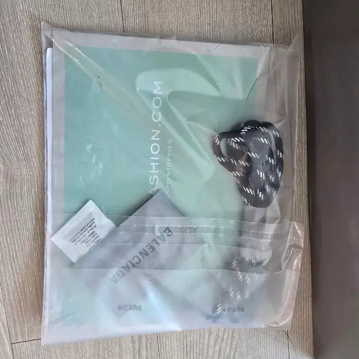 [BUNJANG] Balenciaga Triple S 44 Sneakers / 발렌시아가 트리플s 44