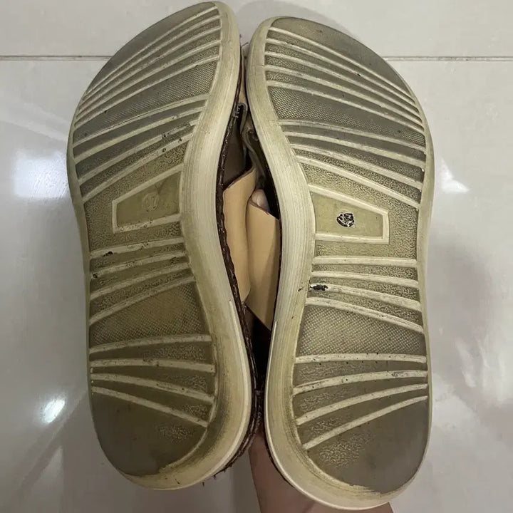 [SOLD OUT] 어썸브라운 샌들 235