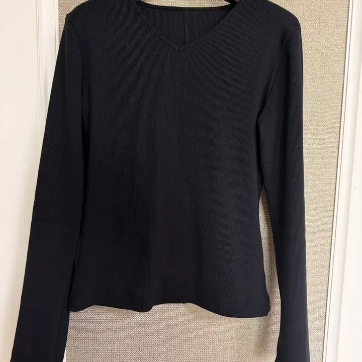 [BUNJANG] Ere V-Neck T-Shirt Black / 에레 v넥 티셔츠 38 블랙