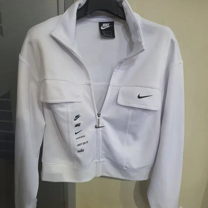[BUNJANG] Nike White Swoosh Jacket / 나이키 화이트 스우시 자켓