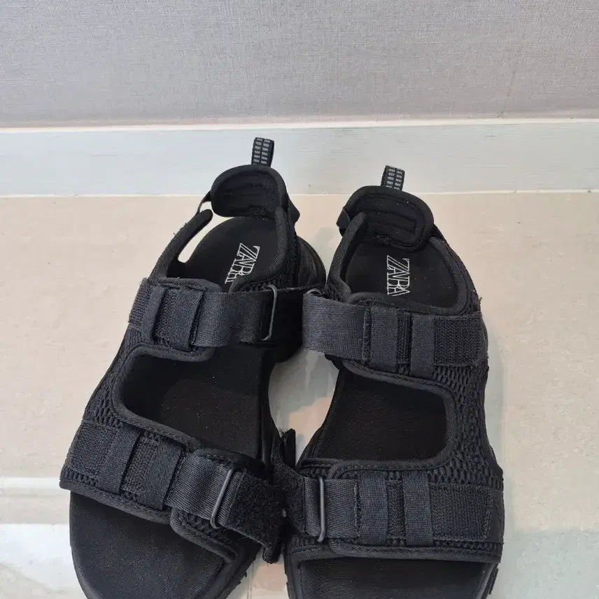 [BUNJANG] ZARA 블랙 샌들 240 / ZARA 블랙 샌들 240