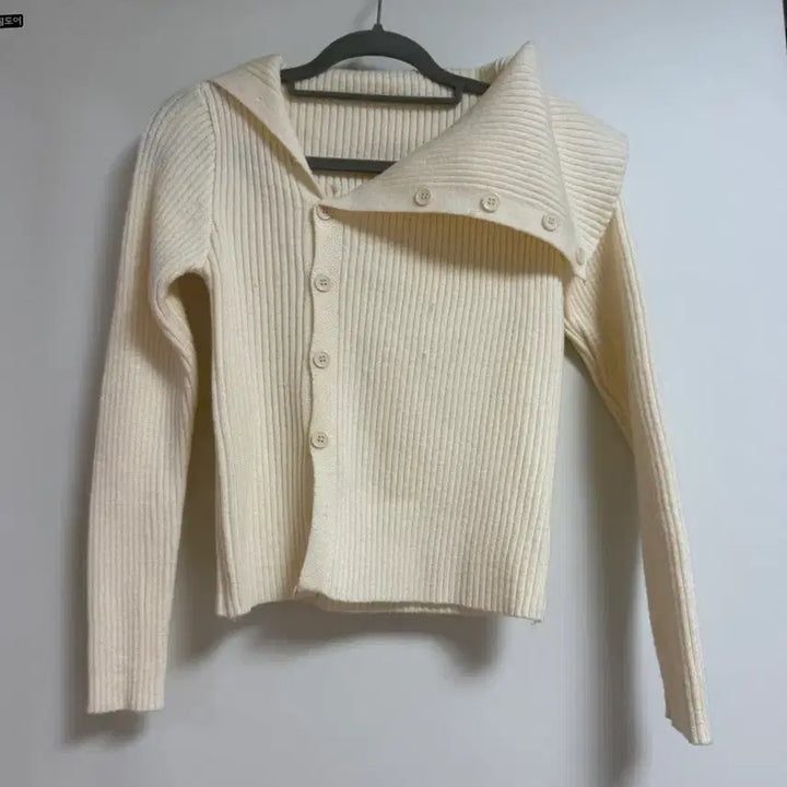 [BUNJANG] Off-Shoulder Knit Cardigan Beige New / 오프숄더 니트 가디건 베이지 새상품