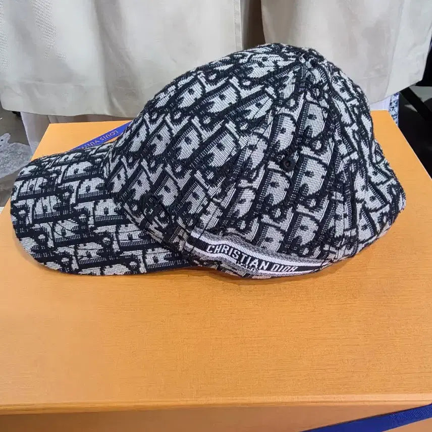 [SOLD OUT] 디올(Dior)의 오블리크 자카드 볼캡