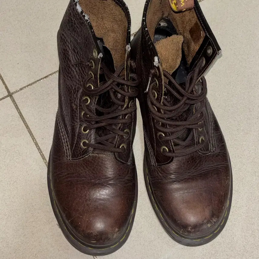 [BUNJANG] Dr. Martens 1460 8-Hole Brown Boots / [260] 닥터마틴 1460 8훌 브라운 워커 부츠
