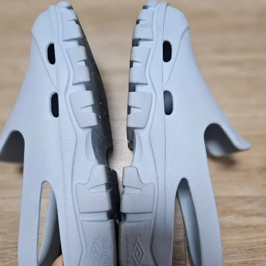 [BUNJANG] Umbro Toffee Slides (280) / 엄브로 토피 슬라이드 280