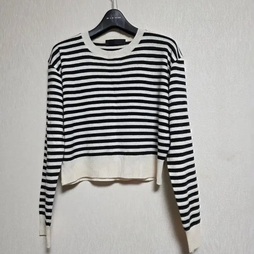 [BUNJANG] OJOOK Striped Crop Knit Top / 오조크 스트라이프 크롭 니트티