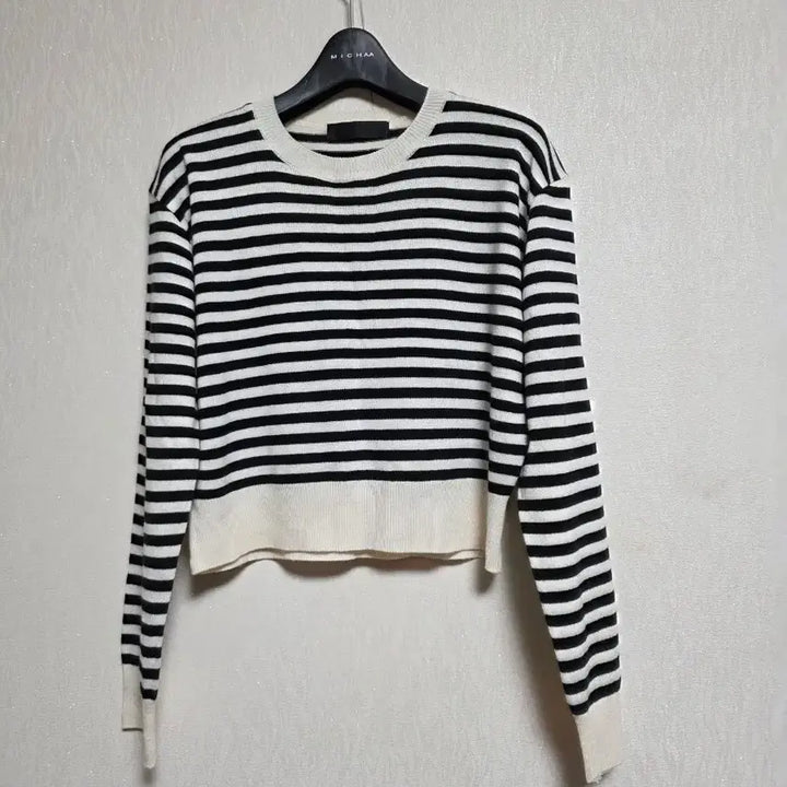 [BUNJANG] OJOOK Striped Crop Knit Top / 오조크 스트라이프 크롭 니트티