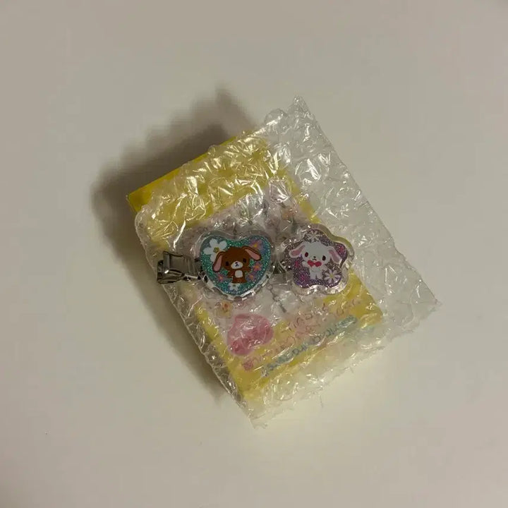 [BUNJANG] Sanrio Sugar Bunnies Pin / 산리오 무네큥 헤이세이 씰풍 랜덤깡 슈가바니즈핀+뱃지
