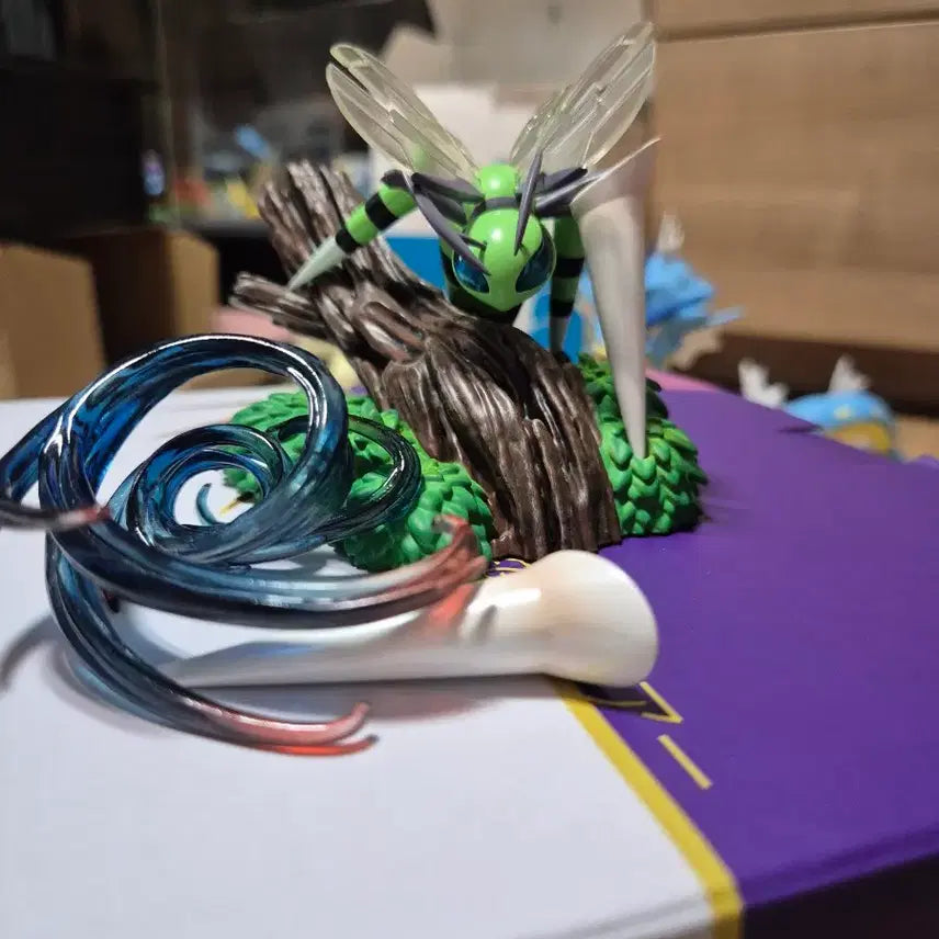 [BUNJANG] AS Studio Shiny Mega Beedrill Pokemon Resin Figure / as 스튜디오 메가 독침붕(이로치/포켓몬레진 피규어)