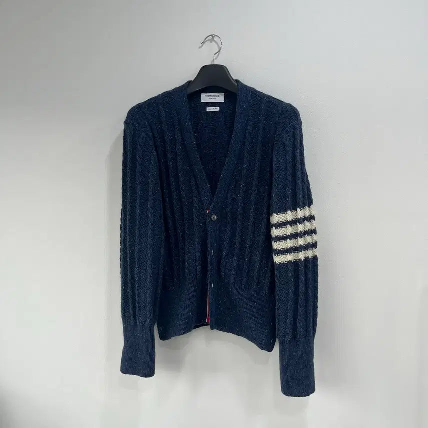 [BUNJANG] Thom Browne Donegal Cable Cardigan Navy Size 4 / [4]톰브라운 사선완장 도네갈 케이블 가디건