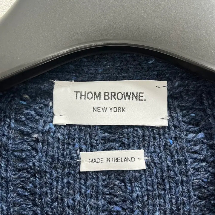 [BUNJANG] Thom Browne Donegal Cable Cardigan Navy Size 4 / [4]톰브라운 사선완장 도네갈 케이블 가디건