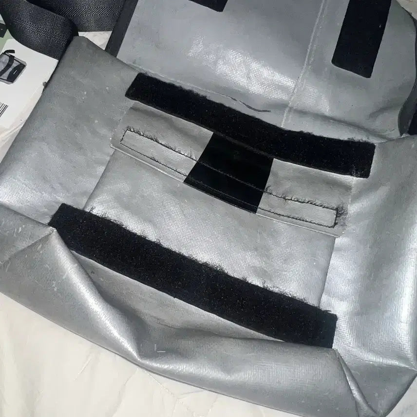 [BUNJANG] Freitag Dexter Messenger Bag (Grey/Black) / 프라이탁 덱스터 메신저백 그레이 블랙