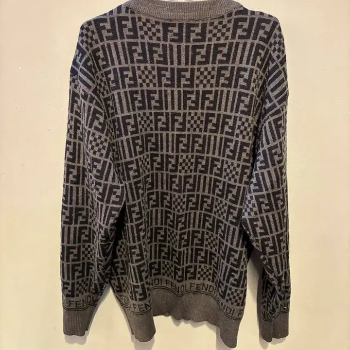 [BUNJANG] Fendi Round Neck Knit Sweater / 펜디 라운드넥 니트