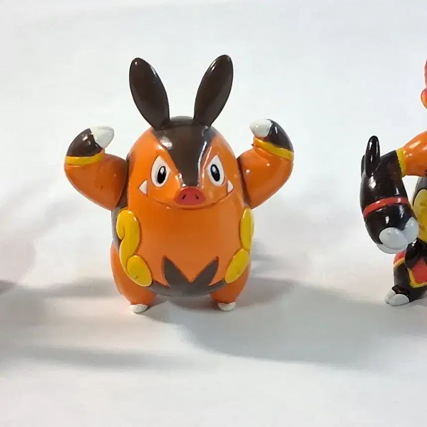 [SOLD OUT] 포켓몬스터 몬코레 뚜꾸리, 차오꿀, 염무왕 셋트