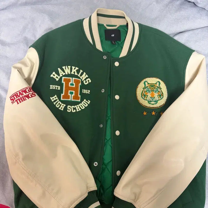 [BUNJANG] H&amp;M Stranger Things Varsity Jacket / (L) HM 기묘한 이야기 스띵 바시티 자켓
