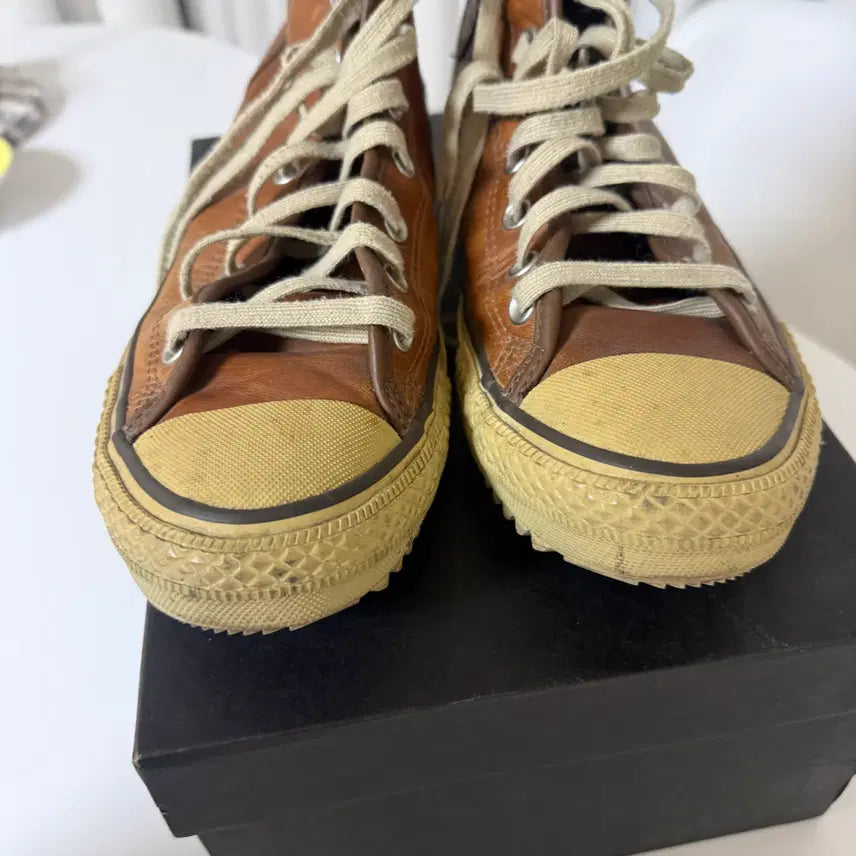 [BUNJANG] Converse Chuck Taylor Brown Leather Sneakers / 컨버스 척테일러 브라운 레더 285