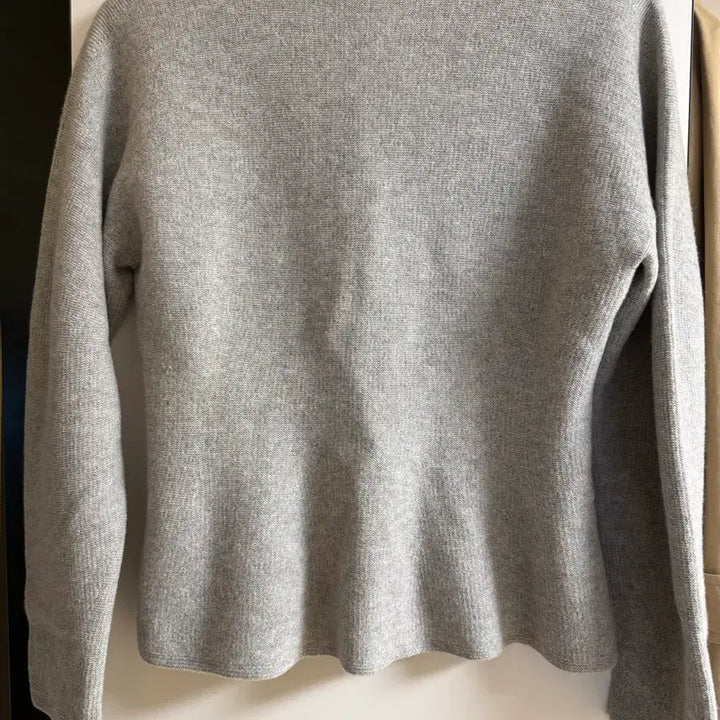 [SOLD OUT] 타임 캐시미어 블렌드 페플럼 가디건
