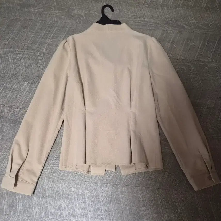 [BUNJANG] Modern Beige Blouse / 모던한 베이지 블라우스