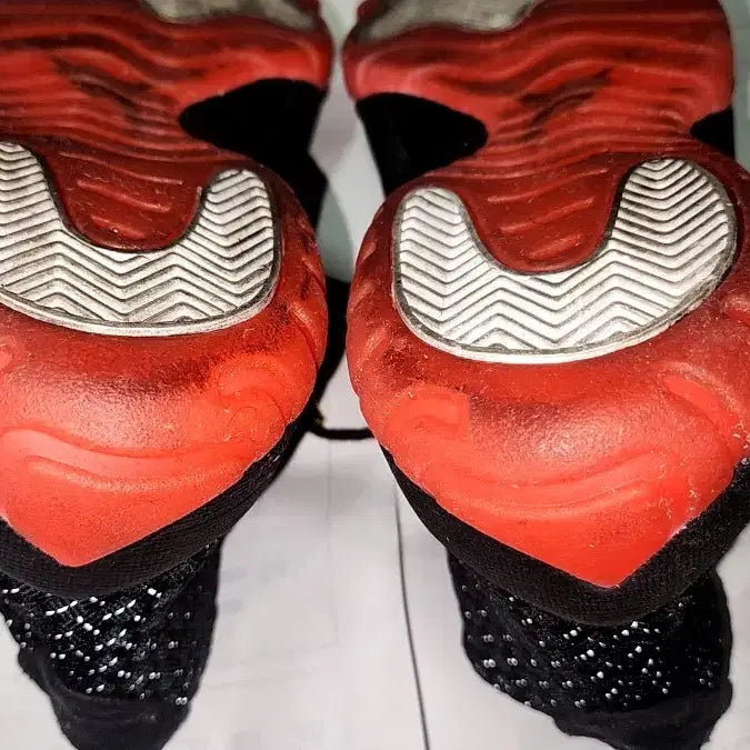 [BUNJANG] Jordan Future Premium Black Infrared Sneakers / 조던 퓨처 프리미엄 블랙 인프라레드 275