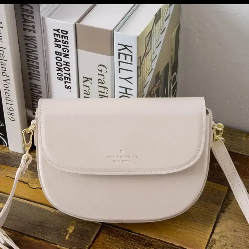 [BUNJANG] Mini Crossbody Bag Black/White / 미니 크로스백 블랙/화이트