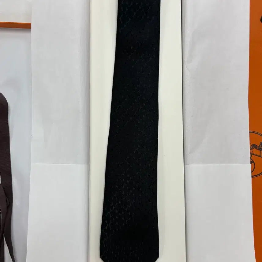 [SOLD OUT] 에르메스 넥타이 블랙