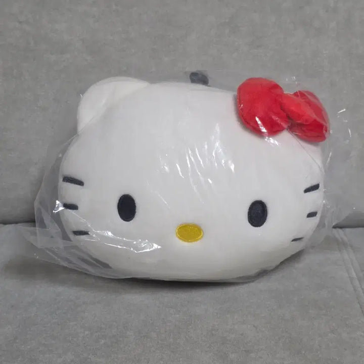 [BUNJANG] Hello Kitty Sleep Mask Cushion / 새상품)헬로키티 수면안대 쿠션