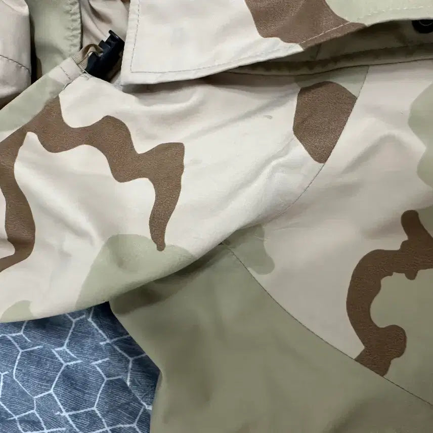 [BUNJANG] US Military ECWCS Parka Desert Camo L/R Jacket / 미군 ECWCS 파카 사막삼색 L/R