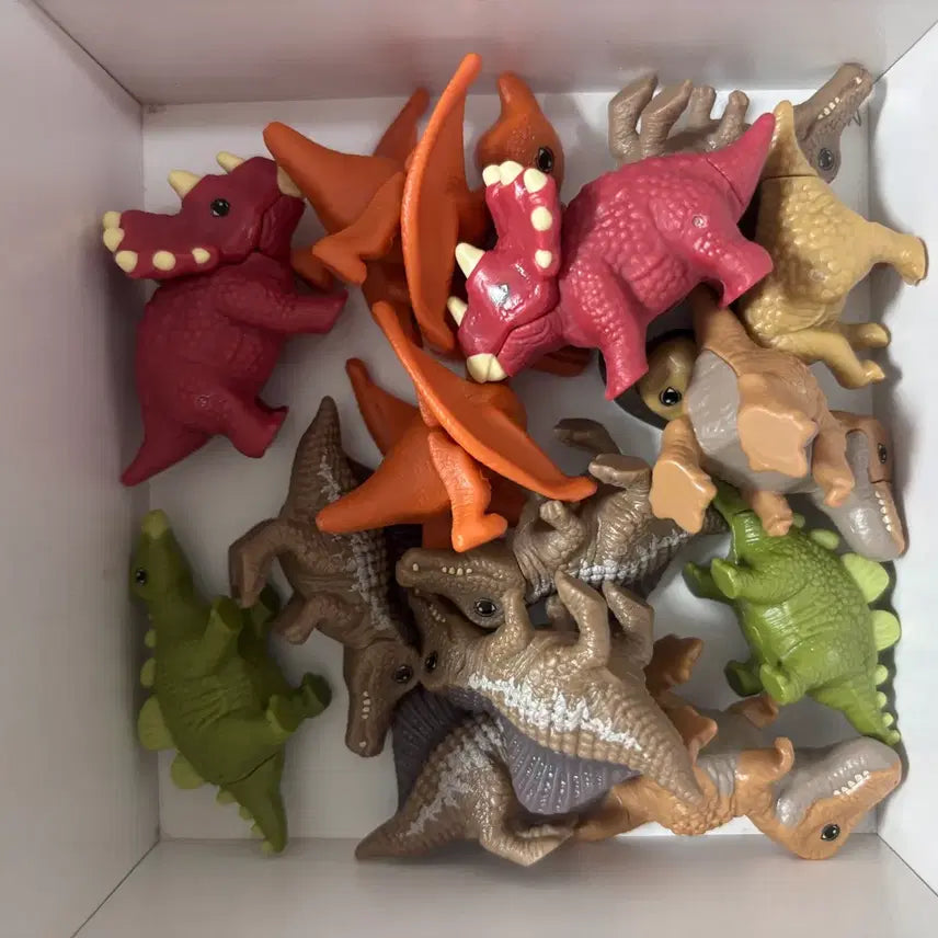 [BUNJANG] Kinder Joy Natuns Dino Dinosaur Figures / 킨더조이 공룡 나툰즈다이노 팔아요