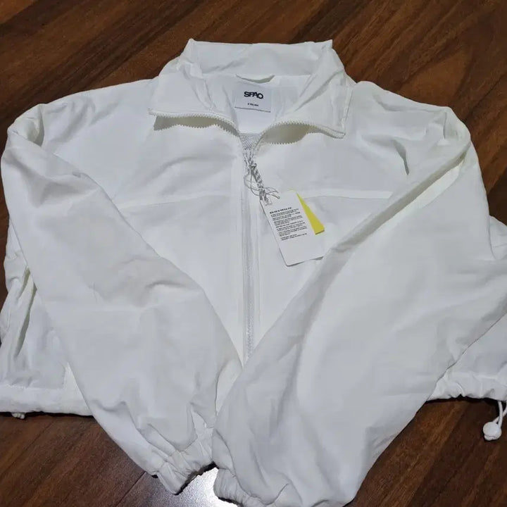 [SOLD OUT] 스파오 크롭 바람막이 윈드브레이커 S