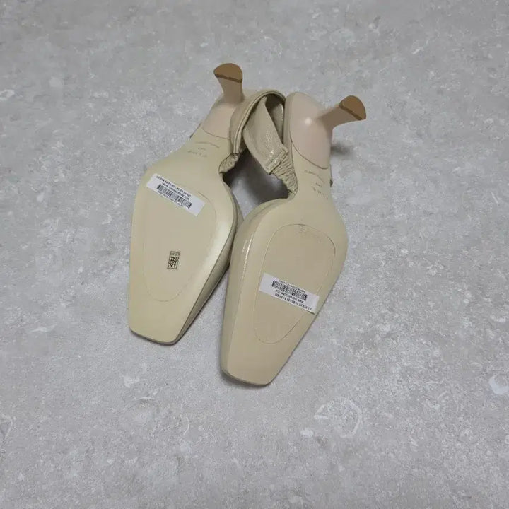 [BUNJANG] TIME Ladder Cutout Slingback Heels / 2024년식) 타임 - 래더 컷아웃 슬링백 힐 240