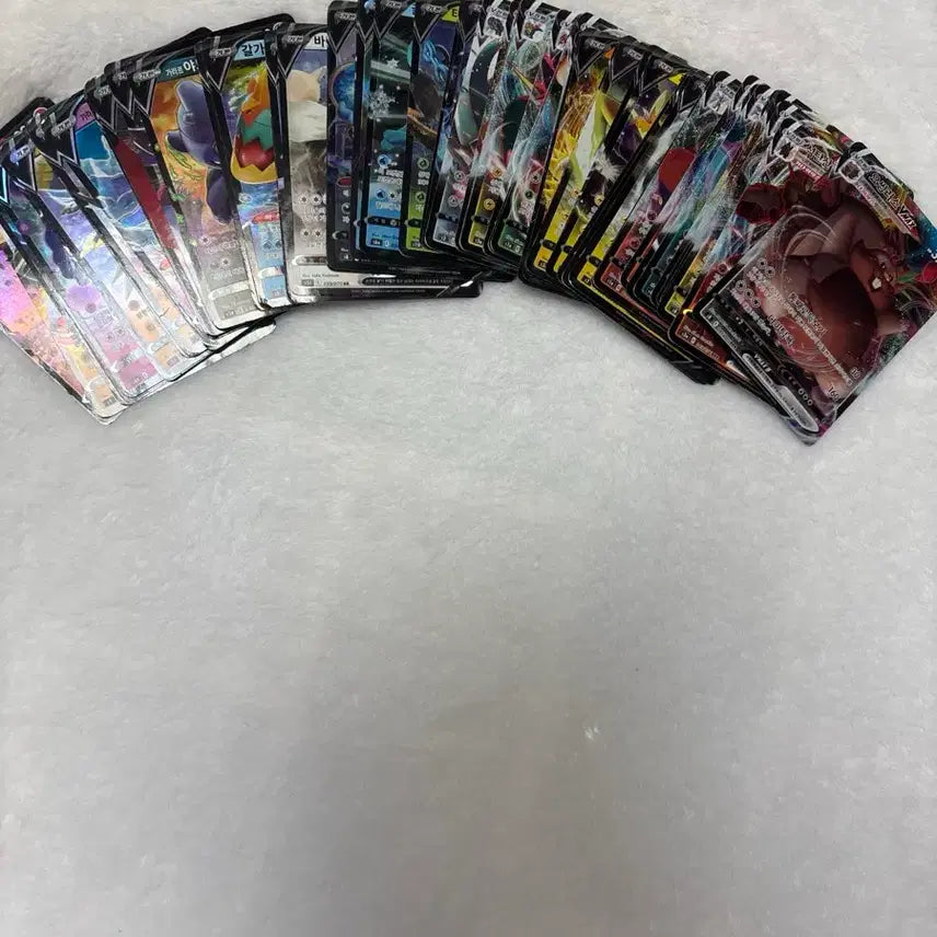 [SOLD OUT] 포켓몬 카드 V 진화/VMAX 모음(70장)
