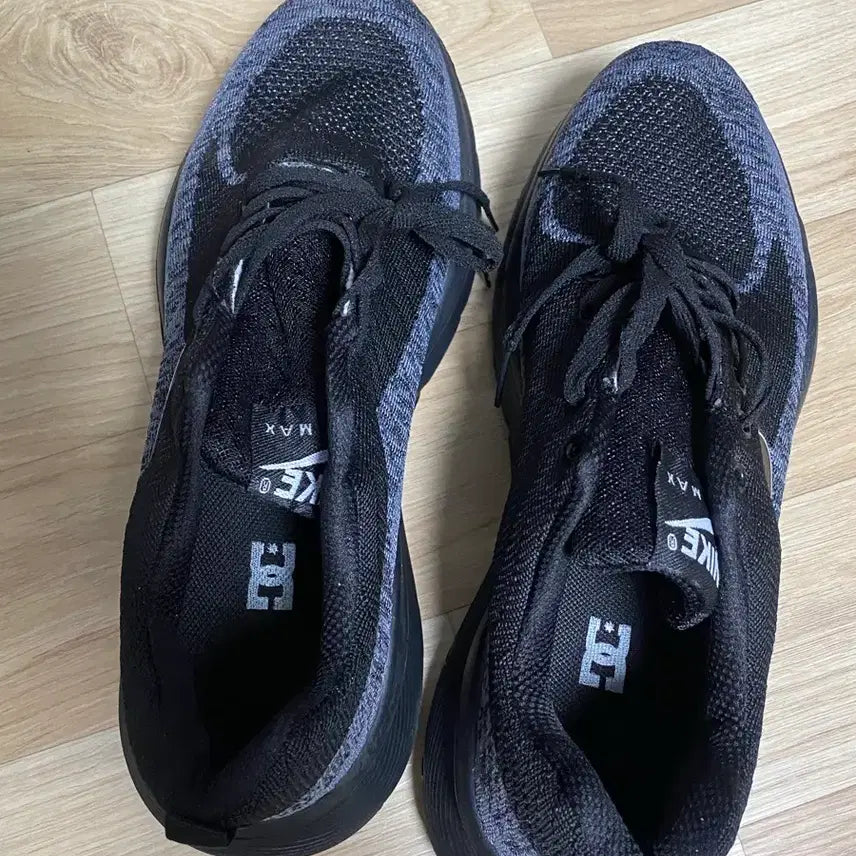 [BUNJANG] Nike Black Sneakers / 나이키 블랙 운동화