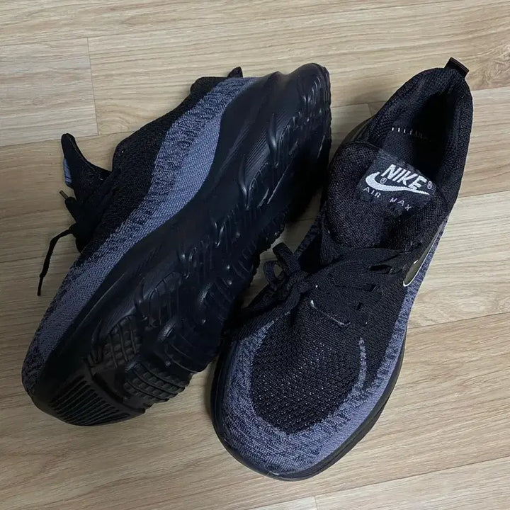 [BUNJANG] Nike Black Sneakers / 나이키 블랙 운동화