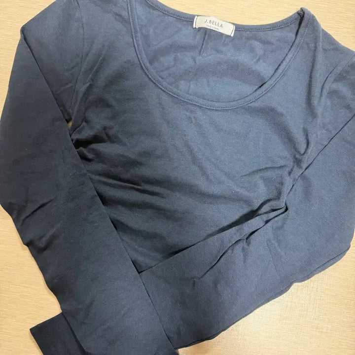 [BUNJANG] Modimood Round Shirring Long Sleeve Top / 모디무드 라운드 셔링 긴팔 티