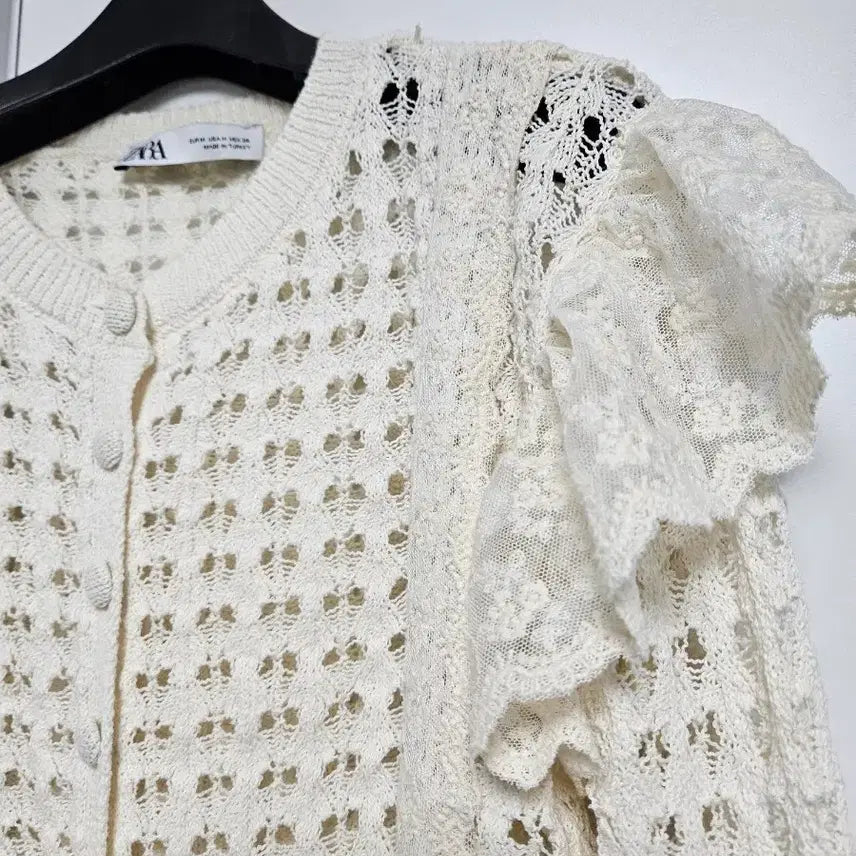 [SOLD OUT] (새상품) 자라(ZARA) 크로쉐 가디건 (M)