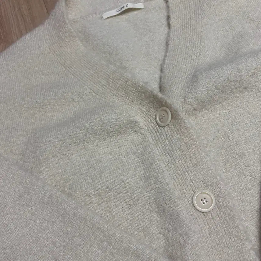 [BUNJANG] Code:U Rev Cream Cardigan / 코드유 레브 가디건