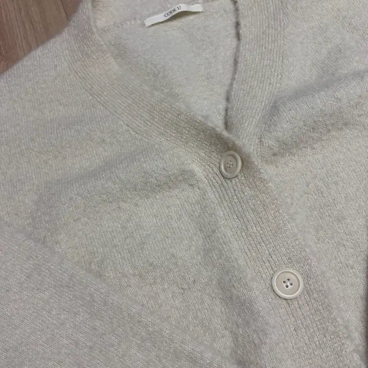 [BUNJANG] Code:U Rev Cream Cardigan / 코드유 레브 가디건