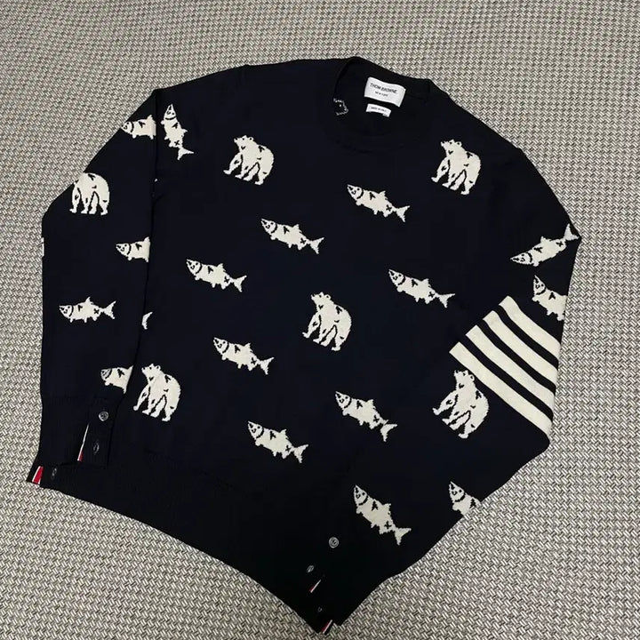 [BUNJANG] Thom Browne Bear and Salmon Knit Sweater / [당일발송] 톰브라운 베어앤살몬 니트 3사이즈