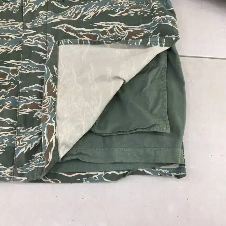 [BUNJANG] UNDEFEATED Tiger Camo M-65 Military Field Jacket / [M] 언디피티드(UNDEFEATED) 타이거 카모 M-65 밀리터리