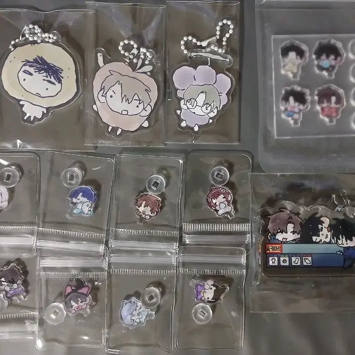 [BUNJANG] Gwedam Check-in Acrylic Stands &amp; Keyrings Bundle / 내일까지) 괴담출근 괴출 아크릴코롯토스탠드키링 김솔음류재관제삼이자헌성해