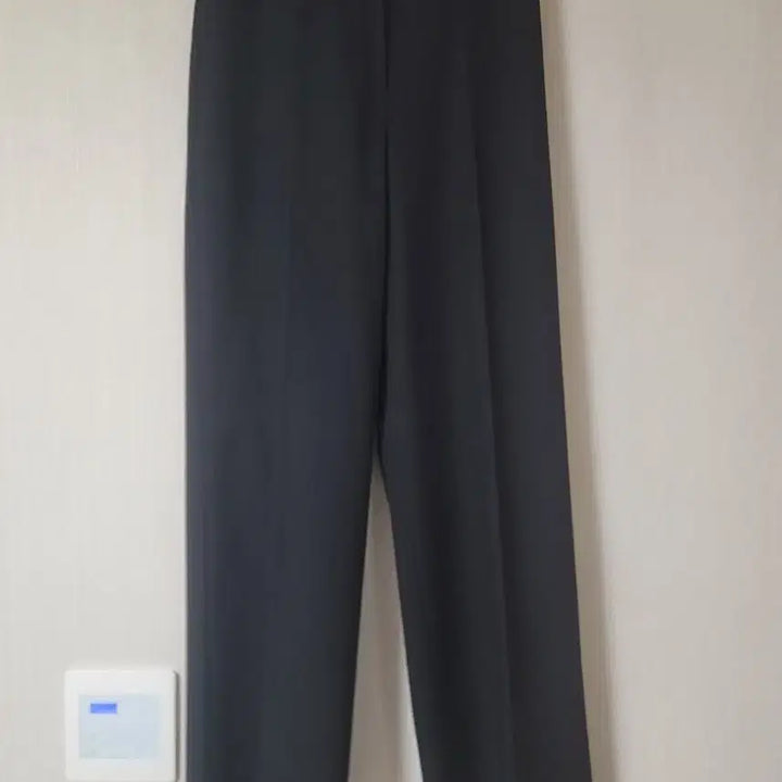 [SOLD OUT] 리스트 LIST 일자핏 슬랙스 바지